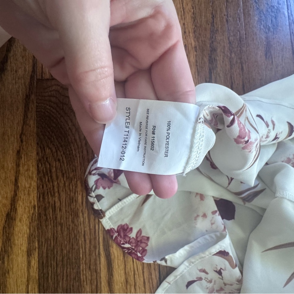 Lush Floral Blouse - Picture 3 of 5